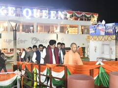 In Pic: सीएम योगी आदित्यनाथ ने गोरखपुर में क्रूज का किया उद्घाटन, देखें तस्वीरें