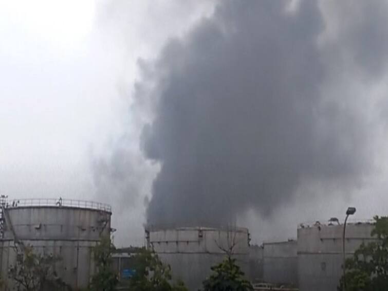 Fire Accident: மணலி சிபிசிஎல் நிறுவனத்தில் தீ விபத்து: விண்ணை முட்டும் கரும்புகை...சென்னையில் பரபரப்பு! A fire broke out at Manali CPCL next to Chennai shocking news Fire Accident: மணலி சிபிசிஎல் நிறுவனத்தில் தீ விபத்து: விண்ணை முட்டும் கரும்புகை...சென்னையில் பரபரப்பு!