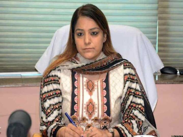 Delhi Mayor Shelly Oberoi Facebook Account Hacked know more details here ஹேக் செய்யப்பட்ட டெல்லி மேயரின் பேஸ்புக் கணக்கு.. நடந்தது என்ன?