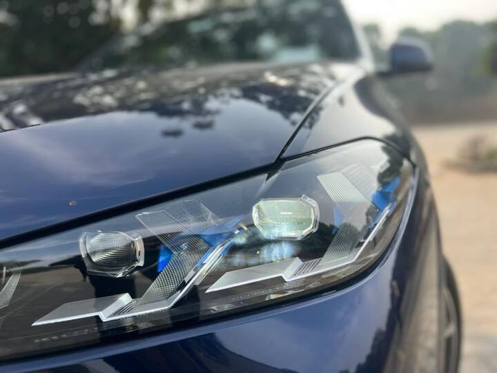 The top-end X5 in M Sport trim is Rs 1 crore plus but the changes along with the new look does justify it to some extent and it is by far the most fun to drive SUV in its class too while it is a lot more luxurious. As a luxury SUV to drive and also being driven around, the new X5 makes for a serious case for itself. What we like- Looks, performance, new features, interior design and quality. What we do not like- some physical buttons removed, firm ride. (Image Credit: Somnath Chatterjee)