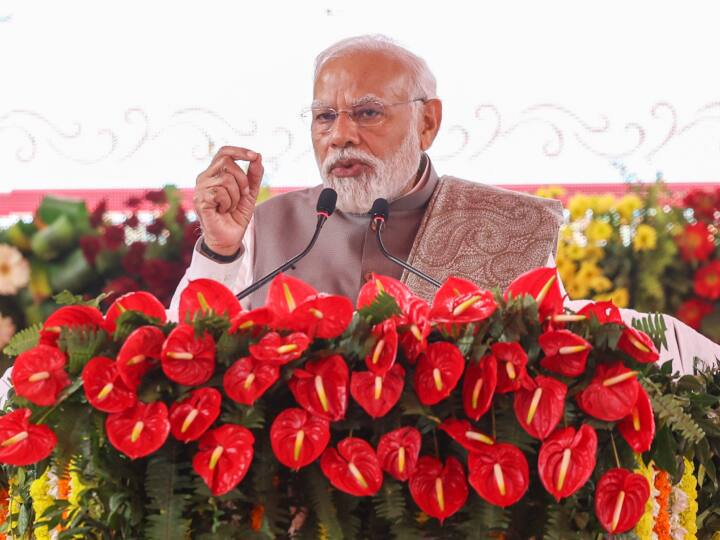 प्रधानमंत्री नरेंद्र मोदी ने वाराणसी में विकसित भारत संकल्प यात्रा को संबोधित किया, उन्होंने कहा,