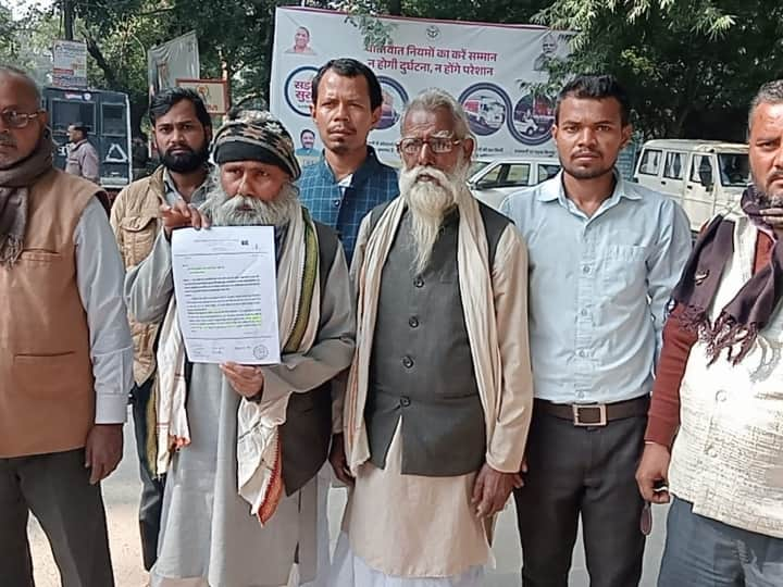 Fatehpur nomadic bhat caste want OBC or SC status Memorandum submitted to Sadhvi Niranjan Jyoti ANN Fatehpur News: सामाजिक न्याय की जंग लड़ने उतरा घुमंतू भाट समाज, केंद्रीय मंत्री को सौंपा ज्ञापन, जानिए क्या है मांग