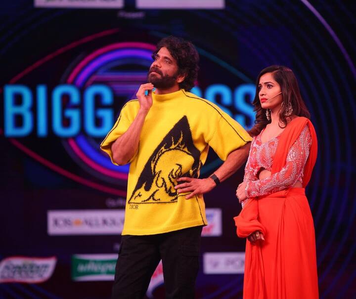 శోభా శెట్టిని నాగార్జున ఓదార్చినట్లు టాక్. ఆమె కూడా సోషల్ మీడియాలో నాగార్జున సార్ ఇచ్చిన మోటివేషన్ కు థాంక్స్ అని చెప్పారు. (Image Courtesy: shobhashettyofficial / Instagram)