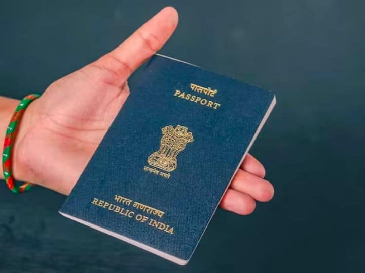 full passport process know the necessary documents for applying पासपोर्ट के लिए अप्लाई करते समय इन दस्तावेजों की पड़ेगी जरूरत