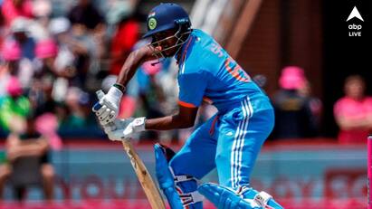 IND vs SA: South Africas lowest ODI total on home soil, Arshdeep Singh first Indian pacer to take five for against SA and other records IND vs SA: ভারতের বিরুদ্ধে ঘরের মাঠে লজ্জার নজির দক্ষিণ আফ্রিকার, হল একাধিক রেকর্ড