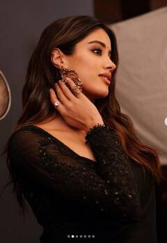 Janhvi Kapoor: ਬਲੈਕ ਸਾੜੀ 'ਚ ਨਜ਼ਰ ਆਈ ਜਾਹਨਵੀ ਕਪੂਰ, ਸੋਸ਼ਲ ਮੀਡੀਆ 'ਤੇ ਵਾਇਰਲ ਹੋ ਰਹੀ ਲੁੱਕ