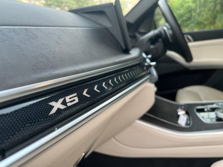The light steering also makes it easy to drive but what is a change is the much better ride quality which is much better than the previous X5'x but is still slightly on the firm side thanks to the huge tyres which again give a sporty but a firm edge. (Image Credit: Somnath Chatterjee)