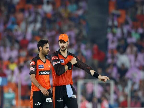 ভুবনেশ্বর কুমার তাঁর আইপিএল কেরিয়ারে সানরাইজার্স হায়দরাবাদের হয়ে খেলেছেন। তিনি মোট ১২৮টি ওয়াইড বল করেছেন।