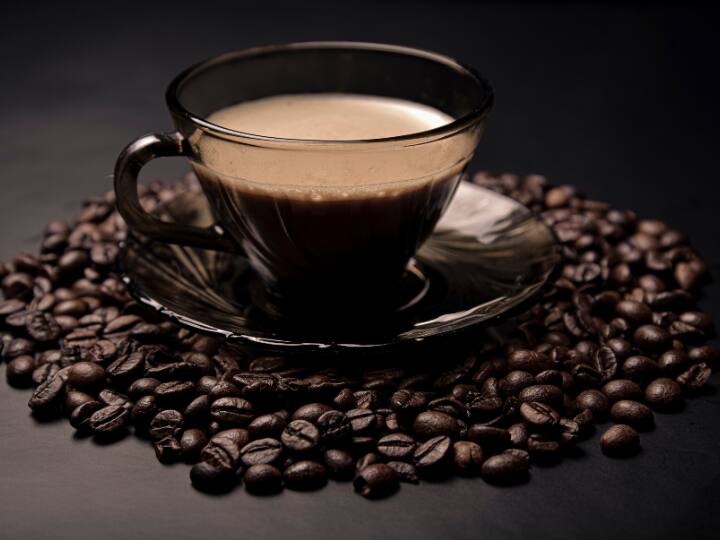 दरअसल, जीनत फ्रीगुलिया ने अपनी किताब ए रिच एंड टैंटलाइजिंग ब्रू: ए हिस्ट्री ऑफ हाउ कॉफी कनेक्टेड द वर्ल्ड में लिखा कि कॉफी का इस्तेमाल हाथ धोने के लिए किया जाता था.