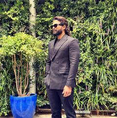 Guess Who: महंगी गाड़ियां...100 करोड़ का घर, नेटवर्थ में बड़े-बड़े बॉलीवुड सितारों का मात देता है साउथ का ये स्टाइल आइकॉन, पहचाना ?