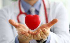 Heart Health: તમારી આ આદતો હાર્ટ એટેકનો વધારી શકે છે ખતરો, આજે જ છોડી દો