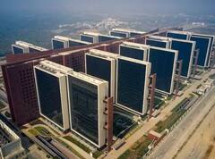 Surat Diamond Bourse: ਦੁਨੀਆ ਦੀ ਸਭ ਤੋਂ ਵੱਡੀ ਆਫਿਸ ਬਿਲਡਿੰਗ, ਜਿਸ ਦਾ ਪੀਐਮ ਮੋਦੀ ਨੇ ਕੀਤਾ ਉਦਘਾਟਨ, ਵੇਖੋ ਇਸ ਦੀਆਂ ਸ਼ਾਨਦਾਰ ਤਸਵੀਰਾਂ