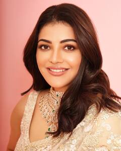 Kajal Aggarwal Photos : வெள்ளை புடவையில் தேவதையாய் ஜொலிக்கும் அழகி காஜல் அகர்வால்..!