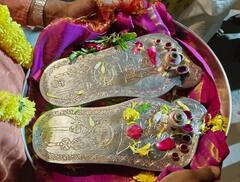 Ram Mandir: रामलला की चरण पादुका की पहली तस्वीर आई सामने, सोने-चांदी से की गई हैं तैयार