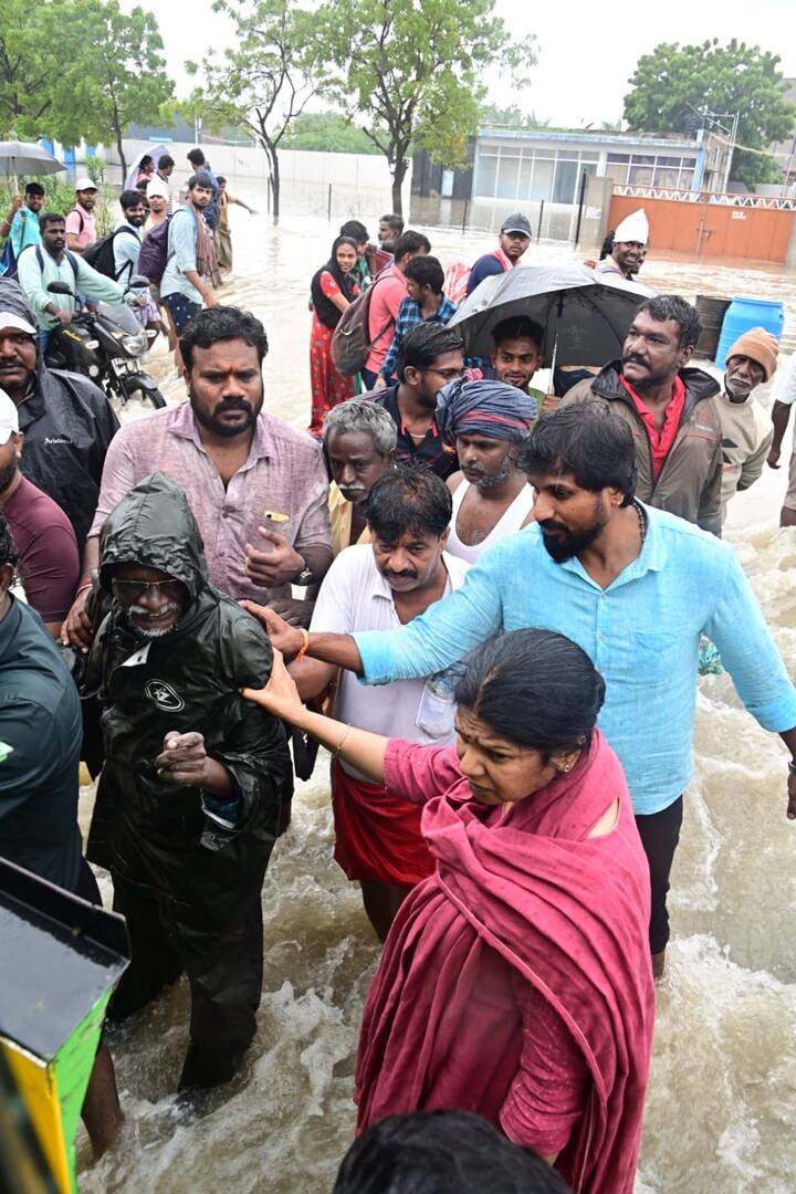 போக்குவரத்து பிரச்சினை, மின் தடையினால் அங்குள்ள மக்கள் அவதிக்கு உள்ளாகியுள்ளனர்.