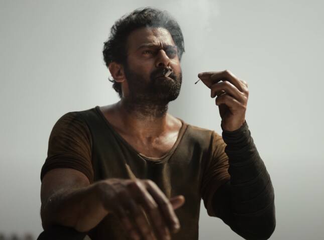 अभिनेता प्रभासनं सोशल मीडियावर पोस्ट शेअर करुन सालार चित्रपटाच्या दुसऱ्या ट्रेलरची माहिती चाहत्यांना दिली. या पोस्टमध्ये त्यानं लिहिलं,