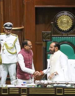 MP Politics: जब विधानसभा पहुंचे शिवराज, सीएम मोहन यादव से इस अंदाज में की मुलाकात