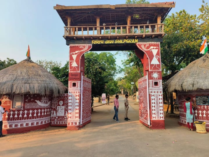 Shilpgram Festival: झीलों की नगरी और दुनिया के सबसे हसीन शहरों में शुमार उदयपुर में पश्चिम क्षेत्र सांस्कृतिक केंद्र द्वारा 21 दिसंबर से विश्व विख्यात शिल्पग्राम महोत्सव की शुरुआत होने वाली है.