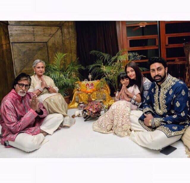 दरअसल एक बार Rediff से बात करते हुए जया बच्चन ने अपनी बहू ऐश्वर्या राय के साथ अपने रिश्ते पर खुलकर बात की थी. उन्होंने कहा था कि, ‘वो मेरी दोस्त है, अगर मुझे उनकी कोई बात पसंद नहीं आती तो मैं उनके मुंह पर ही बोल देती हूं. क्योंकि मैं पीठ पीछे राजनीति नहीं करती.’