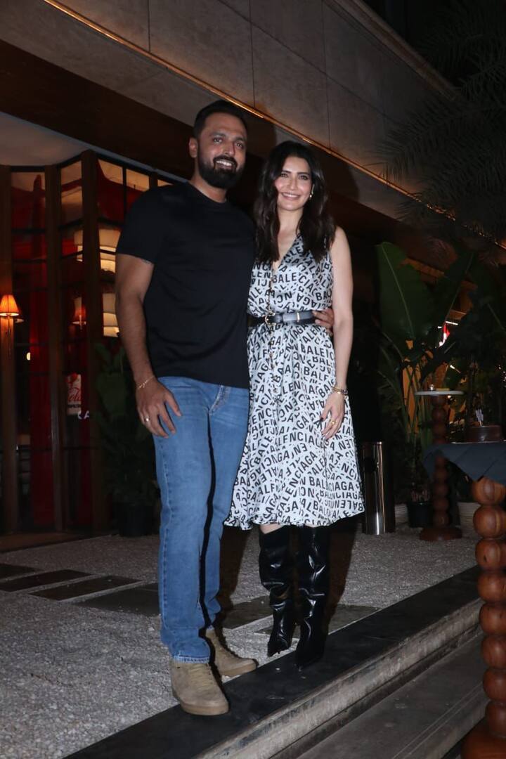Karishma stole the spotlight with her high-fashion ensemble—a Balenciaga dress that defined glamour. The white satin dress adorned with the iconic fashion house's logo showcased Karishma's flair for style. (Image Source: Special Arrangement)