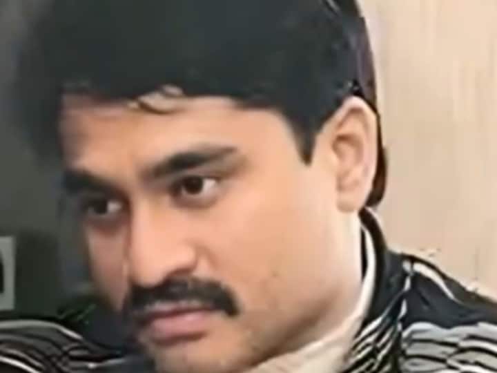 एक जमाने में डोंगरी में दादागीरी करने वाला दाऊद आज हजारों करोड़ की संपत्ति का मालिक है. हालांकि मुंबई सहित देश के कई इलाकों में उसकी संपत्ति को सीज किया जा चुका है. इसके पास हुंडई एक्सेंट सेडान कार भी थी, जो नीलाम हो चुकी है.