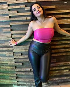 Monalisa: 41 વર્ષની ઉંમરે મોનાલિસાનો જલવો, બોલ્ડ અંદાજ જોઈ ચાહકો દિવાના