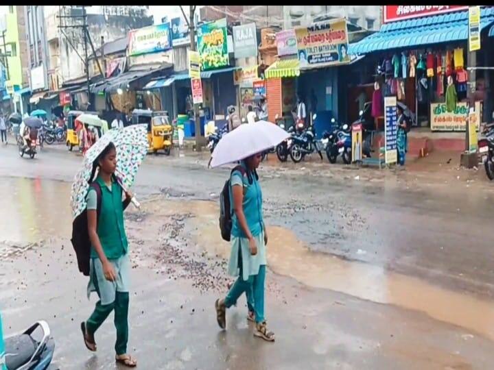 மதுரையில் தொடர் மழை... நனைந்தபடி பள்ளிக்கு சென்ற மாணாக்கர்