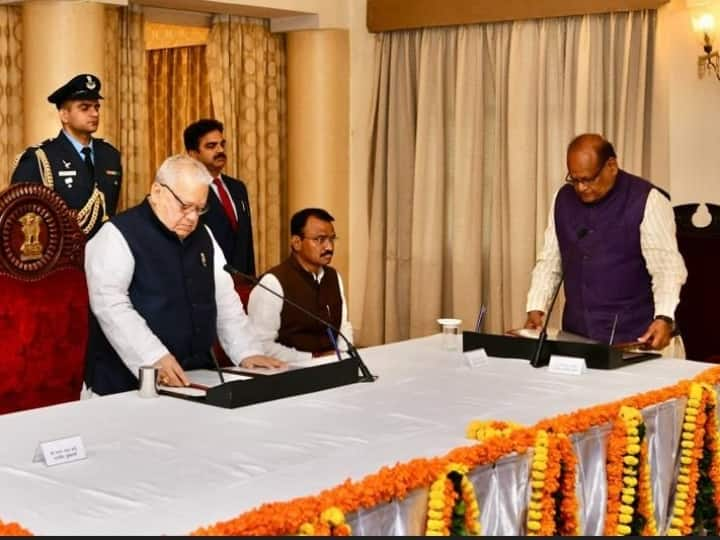 Kalicharan Saraf was sworn in as Protem Speaker by Governor Kalraj Mishra Rajasthan Assembly Rajasthan Protem Speaker: राजस्थान विधानसभा के प्रोटेम स्पीकर बने कालीचरण सराफ, राज्यपाल कलराज मिश्र ने दिलाई शपथ