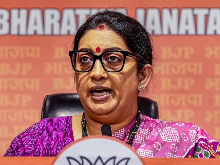 'जो आधी कैबिनेट जेल भेज चुका हो वो खुद कब तक...', केंद्रीय मंत्री स्मृति ईरानी का सीएम अरविंद केजरीवाल पर तंज Person Who Already Sent Half Of Cabinet To Jail Know What Smriti Irani Says On Arvind Kejriwal 'जो आधी कैबिनेट जेल भेज चुका हो वो खुद कब तक...', केंद्रीय मंत्री स्मृति ईरानी का सीएम अरविंद केजरीवाल पर तंज