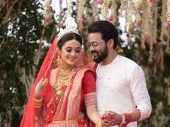 Saurav-Darshana: একে অপরের পা ছুঁয়ে প্রণাম, সমান সম্মান-ভালবাসা-আলিঙ্গনে সৌরভ-দর্শনার ভাতকাপড়