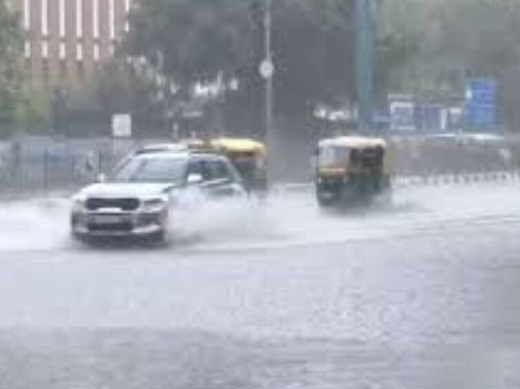 Red alert for 4 districts in Tamil Nadu Chance of rain for next 7 days weather report Rain Alert: தென் தமிழகத்தை புரட்டிப்போடும் கனமழை: மற்ற மாவட்டங்களில் எப்படி? - வானிலை சொல்வது என்ன?