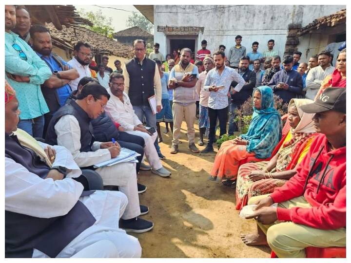 Chhattisgarh News In the farmer suicide case a five-member Congress team reached the house of the deceased ann Chhattisgarh News: किसान आत्महत्या मामले में कांग्रेस की पांच सदस्यीय टीम पहुंची मृतक के घर, पीसीसी को सौपेंगी रिपोर्ट