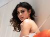 Mouni Roy Photos : நீச்சல் உடையில் ரசிகர்களை கவர்ந்திழுக்கும் நாகினி நடிகை!