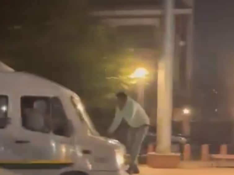 Viral Video Caught On Cam Man Dragged Bonnet Mini Bus Delhi Police Probe On Caught On Cam: Man Dragged On Bonnet Of Mini Bus In Delhi, Probe On