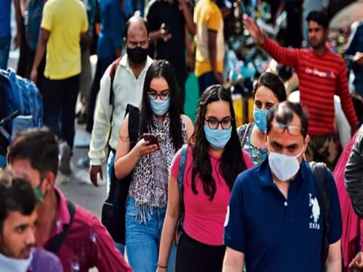 Karnataka made Masks Mandatory For Seniors as Covid Cases Rise In Kerala மீண்டும் மிரட்ட வரும் கொரோனா.. கர்நாடகாவில் அதிரடி கட்டுப்பாடுகள்