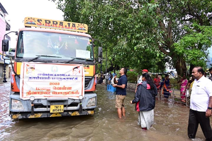 எம்.பி கனிமொழியின் இந்த செயலை மக்கள் பலர் பாராட்டி வருகின்றனர்