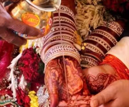 ਨਾਲ ਹੀ ਇਸ ਦਿਨ ਕਿਸੇ ਬੇਸਹਾਰਾ ਦੀ ਮਦਦ ਕਰਨਾ ਵੀ ਬਹੁਤ ਸ਼ੁਭ ਮੰਨਿਆ ਜਾਂਦਾ ਹੈ। ਜੇਕਰ ਤੁਸੀਂ ਕਿਸੇ ਦੇ ਵਿਆਹ ਵਿੱਚ ਮਦਦ ਕਰ ਸਕਦੇ ਹੋ ਤਾਂ ਇਹ ਵੀ ਬਹੁਤ ਸ਼ੁਭ ਕੰਮ ਹੈ। ਤੁਸੀਂ ਉਨ੍ਹਾਂ ਨੂੰ ਵਿਆਹ ਨਾਲ ਸਬੰਧਤ ਚੀਜ਼ਾਂ ਦੇ ਕੇ ਮਦਦ ਕਰ ਸਕਦੇ ਹੋ।