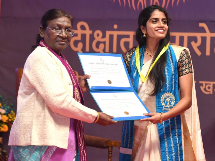 IIT Kharagpur Convocation President Droupadi Murmu says Not a single Indian educational institution among world top 50 'वर्ल्‍ड टॉप 50 में कोई भारतीय संस्‍थान नहीं', दीक्षांत समारोह में राष्ट्रपति द्रौपदी मुर्मू ने जताई चिंता