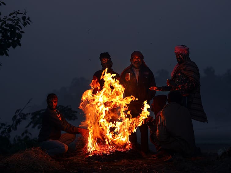 Weather in Telangana Andhrapradesh Hyderabad on 20 December 2023 Winter updates latest news here Weather Latest Update: పగటిపూట కూడా స్వెటర్లు, తెలుగు రాష్ట్రాల్లో తగ్గిపోయిన ఉష్ణోగ్రతలు