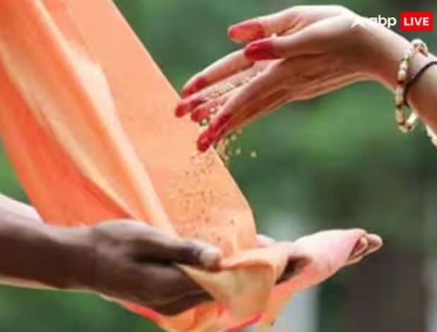 ਨਵੇਂ ਸਾਲ ਦੀ ਸ਼ੁਰੂਆਤ ਜਲਦੀ ਹੀ ਹੋਣ ਵਾਲੀ ਹੈ। ਹਰ ਕੋਈ ਨਵੇਂ ਸਾਲ ਦੇ ਪਹਿਲੇ ਦਿਨ ਨੂੰ ਸਫਲ ਬਣਾਉਣਾ ਚਾਹੁੰਦਾ ਹੈ ਅਤੇ ਨਵੇਂ ਸਾਲ ਦੇ ਪਹਿਲੇ ਦਿਨ ਇਦਾਂ ਦੇ ਕੰਮ ਕਰੋ ਜਿਸ ਨਾਲ ਪੂਰੇ ਸਾਲ ਤਰੱਕੀ ਮਿਲੇ ਅਤੇ ਸਾਲ ਚੰਗਾ ਬੀਤੇ।