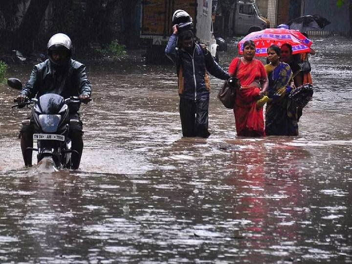Tamil Nadu Meteorological Department said light rain with thunder and lightning is likely to occur in 5 districts in the next 3 hours. TN Rain Alert: தொடரும் மழை.. மதியம் 1 மணி வரை 5 மாவட்டங்களுக்கு எச்சரிக்கை.. எந்தெந்த பகுதிகளில்?