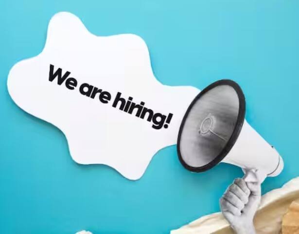 एकूण 2453 रिक्त पदांपैकी 1002 पदे फार्मासिस्ट आणि 1451 पदे बहुउद्देशीय आरोग्य सेवकांसाठी आहेत