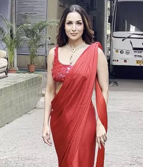 આ દરમિયાન મલાઈકા અરોરાની કેટલીક તસવીરો સામે આવી છે જે સોશિયલ મીડિયા પર આગ લગાવી રહી છે.