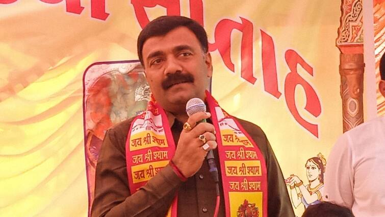 Big blow to Congress: Khambhat MLA Chirag Patel resigns, Congress MLAs reduced from 17 to 16 કોંગ્રેસને મોટો ઝટકોઃ ખંભાતનાં ધારાસભ્ય ચિરાગ પટેલે આપ્યું રાજીનામું, કોંગ્રેસના ધારાસભ્ય 17માંથી ઘટીને 16 થયા