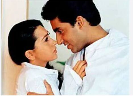 करिश्मा कपूर और अभिषेक बच्चन की तो सगाई भी हो चुकी थी. लेकिन शादी से पहले ही दोनों का रिश्ता खत्म हो गया.