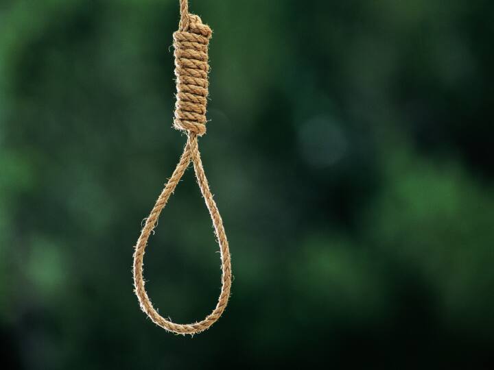 Gujarat CRPF trainee jawan committed suicide by hanging in government school in Bhavnagar Gujarat News: गुजरात के भावनगर में CRPF के ट्रेनी जवान ने फांसी लगाकर की आत्महत्या, छुट्टी पर आया था घर