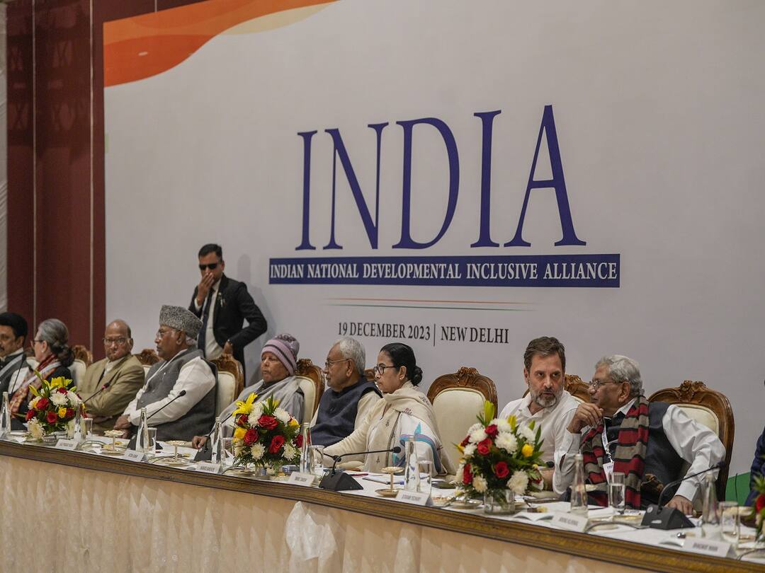 રાહુલ ગાંધી નહીં પણ આ નેતાને બનાવો PM ના ઉમેદવાર, INDIA મીટિંગમાં મમતા બેનર્જીનો પ્રસ્તાવ INDIA Alliance Meeting Update: 'I have applied for the post of PM...' What did Mamata Banerjee say on the India Alliance meeting? રાહુલ ગાંધી નહીં પણ આ નેતાને બનાવો PM ના ઉમેદવાર, INDIA મીટિંગમાં મમતા બેનર્જીનો પ્રસ્તાવ