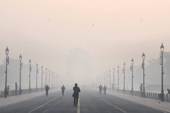 Weather Update Today: दिल्ली में घना कोहरा, यूपी समेत उत्तर भारत के कई राज्यों में गिरा पारा, पढ़ें- मौसम का ताजा अपडेट Weather Update Today: दिल्ली में घना कोहरा, यूपी समेत उत्तर भारत के कई राज्यों में गिरा पारा, पढ़ें- मौसम का ताजा अपडेट