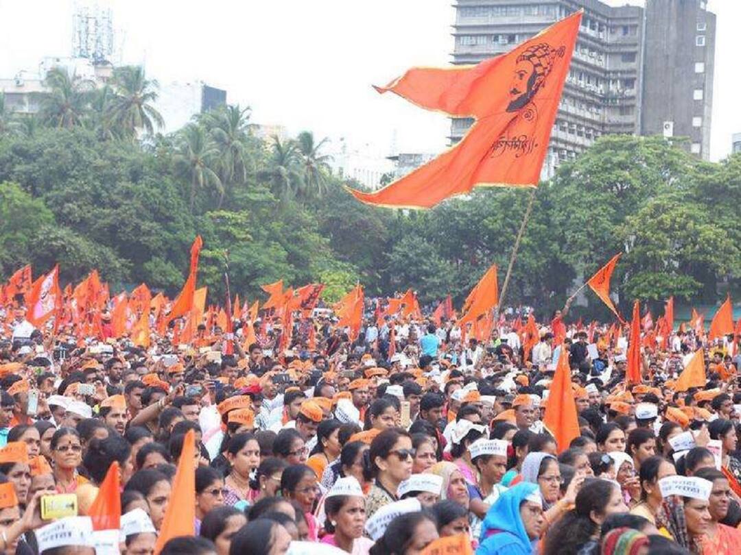 Maratha Reservation opposition Maha Vikas Aghadi unhappy on CM Eknath Shinde speech in Maharashtra assembly on Maratha Reservation Maratha Reservation : मराठा आरक्षणावर सरकारकडून गाजर दाखवण्याचा प्रयत्न; मुख्यमंत्र्यांच्या निवेदनानंतर विरोधक आक्रमक