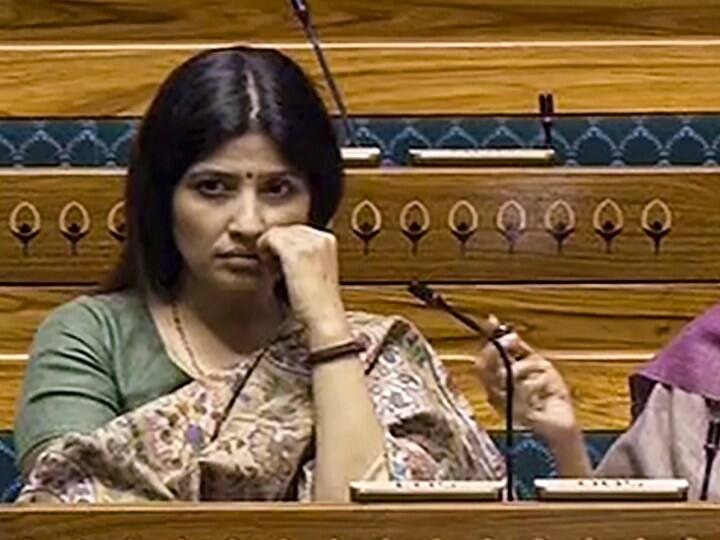 Opposition MPs Suspended Lok Sabha Rajya Sabha dimple yadav danish ali Parliament Winter Session: डिंपल यादव, दानिश अली और एसटी हसन संसद के शीतकालीन सत्र से सस्पेंड